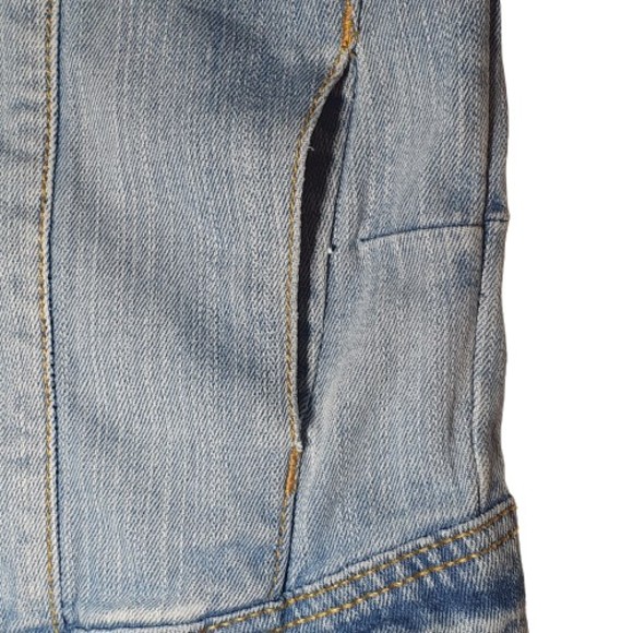 Size 10 Vintage Look Light Blue Denim Jacket Pockets - Picture 6 of 15